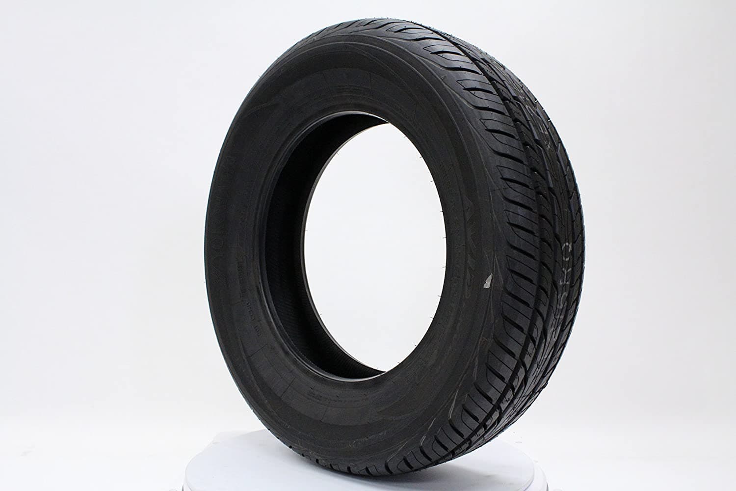 Yokohama-Avid-ENVigor-Performance-Radial-Tire-17560R15-81.jpg